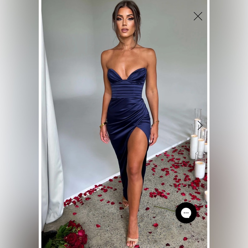 ALIANNA STRAPLESS PLUNGE EVENING GOWN - NAVY - NWT - S - BABYBOO